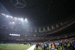 Lights out at the Superbowl 2013